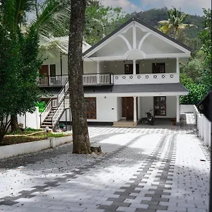 Blueway Holidays&hotels Munnar Holiday home